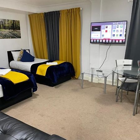 2 Bedrooms Modern Central London Apartment, Full Kitchen, 5 Minutes Tube Station Kültér fotó